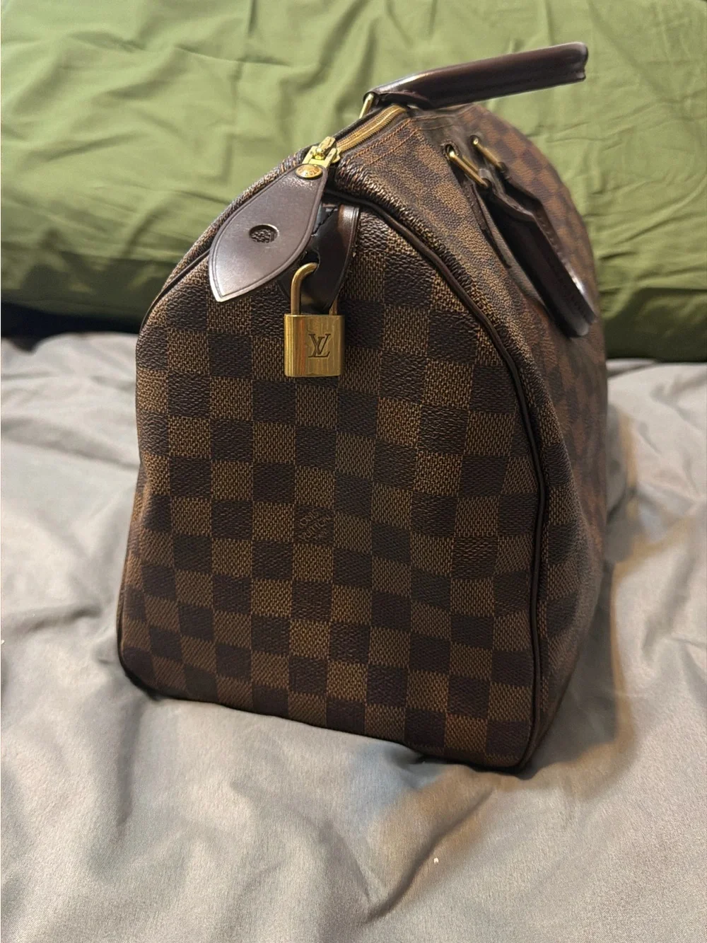 Louis Vuitton excellent